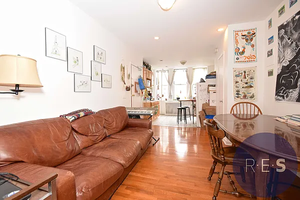Rented by RES New York | media 18