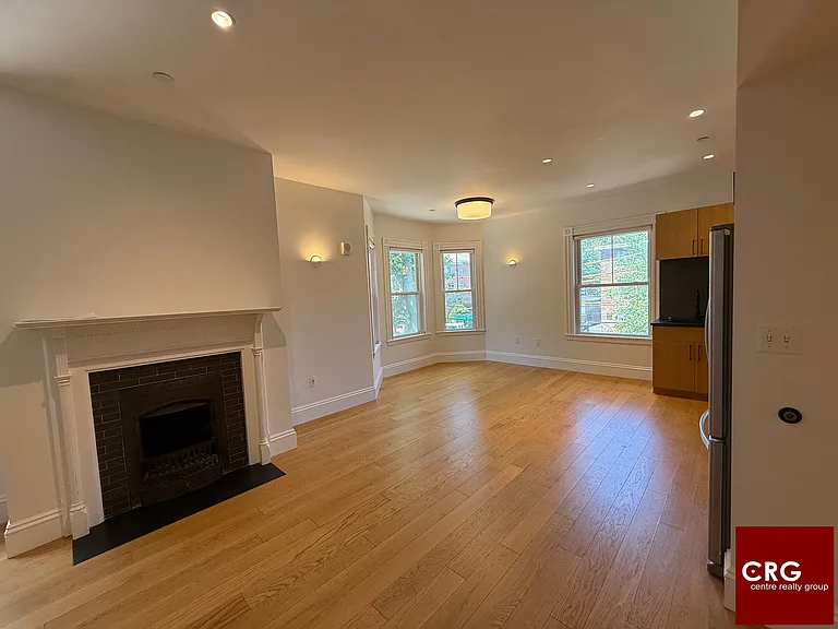 83-84 Gardner St #200L — Photo 5