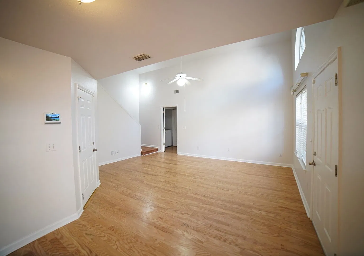 2 bed/ 2 bath w/Garage close to Everything! — Photo 4