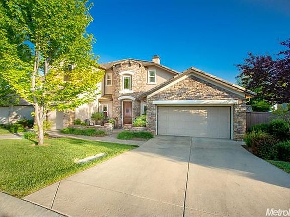 2nd image of 414 Aragon Ct