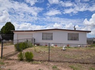 709 Skyline Dr, Huachuca City, AZ 85616