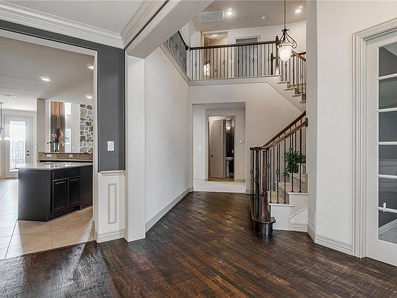4th image of 12072 Sunny St