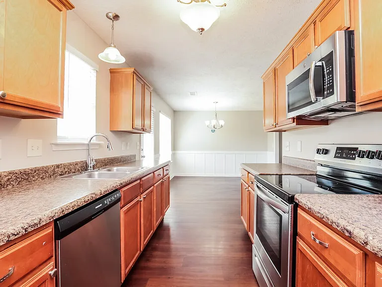 8813 Cressent Glen Ct — Photo 10