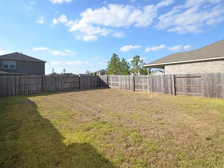 16412 Big Hickory Dr — Photo 17