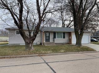 1304 2nd St, Aurora, NE 68818