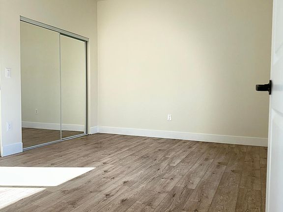 4th image of 6625 Satsuma Ave