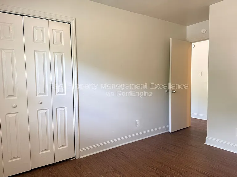 419 Walton St — Photo 24
