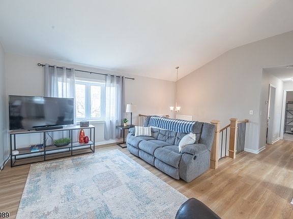 4th image of 9 Montrose Rd