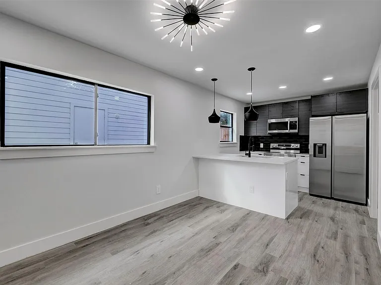 2403 Cleburne St #3 — Photo 7