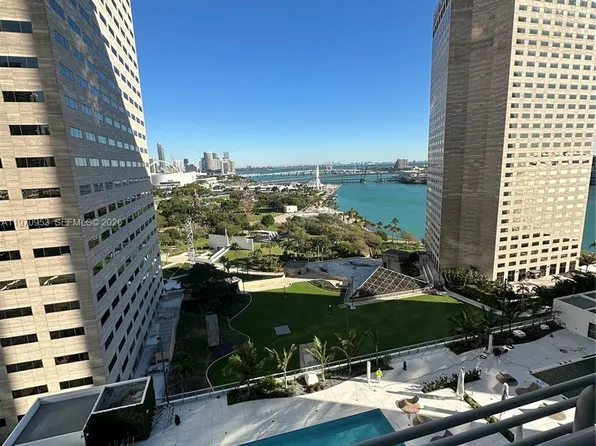 325 Biscayne Blvd, Miami, FL