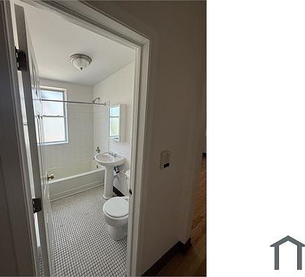 3rd image of 333 N Pine Ave
