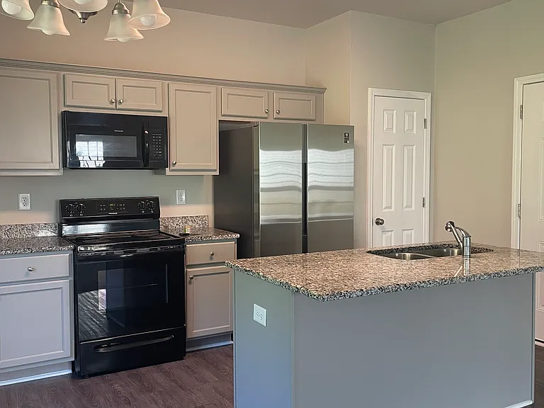 410 Katie Ln — Photo 9