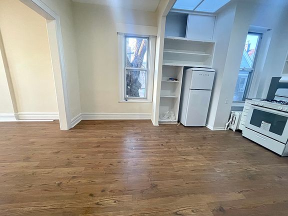 4th image of 14-01 26th Ave #2A