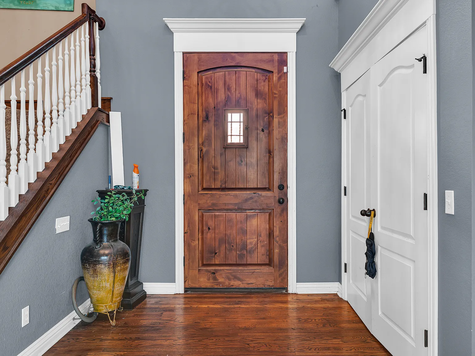 4 bed, 3.5 bath, 3135 sqft, $4,200 — Photo 2