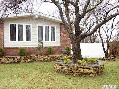 1st image of 35 Cheryl Dr