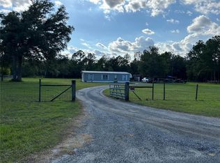5304 NE 211th Dr, Earleton, FL 32631