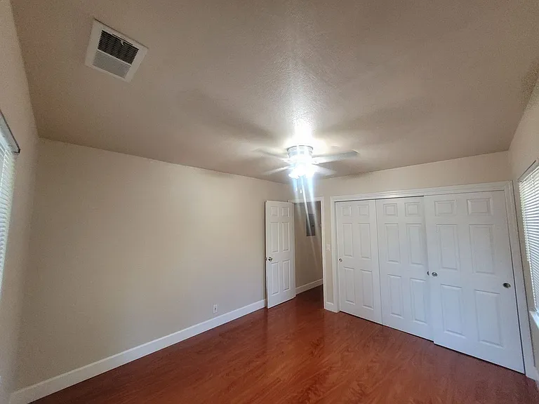 1908 Hackett Ave — Photo 14