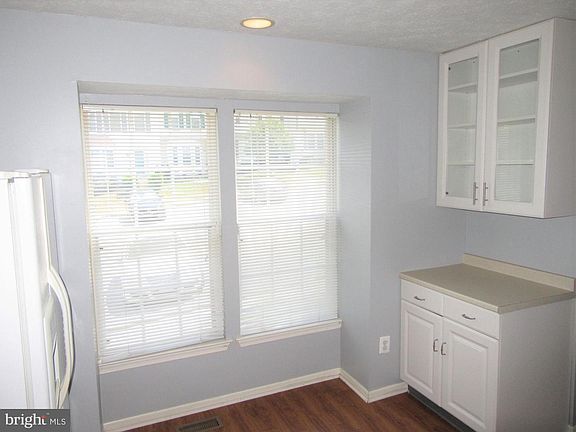 4th image of 909 Glen Falls Ct