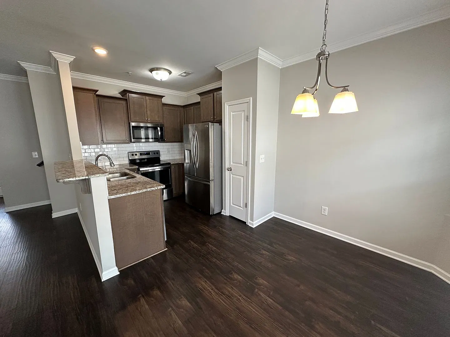 Amazing 3 Bed 2.5 Bath Townhome in Spring Hill — Photo 3