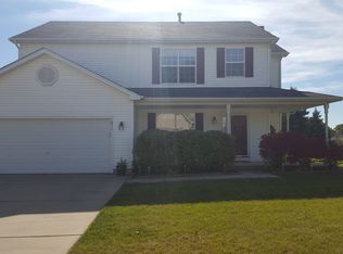 1811 Redwood Ln, McHenry, IL 60051