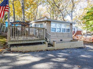 17 Schooner Lane, Baiting Hollow, NY 11933