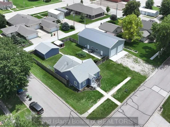 247 4th St, Hampton, NE 68843