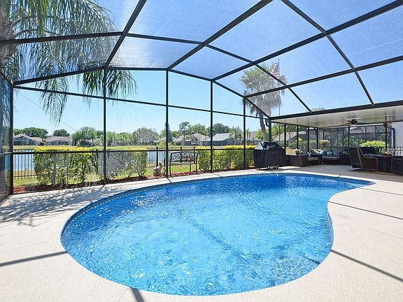 3rd image of 12837 Forestedge Cir