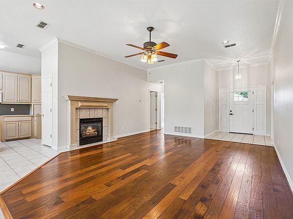 5th image of 216 Point Cir