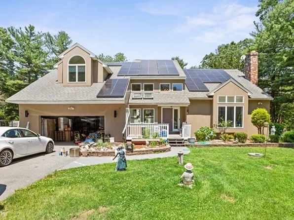 264 Central St, Holliston, MA 01746