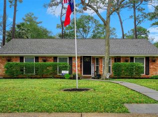 3032 Longwood Ln, Dickinson, TX 77539