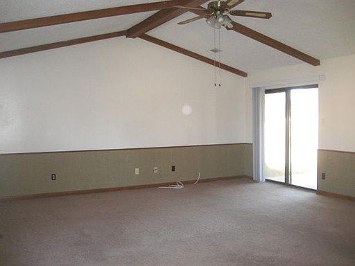 2nd image of 1115 Hickory Dr #A