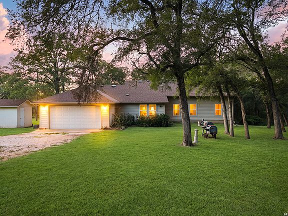 2nd image of 795 Indian Springs Dr