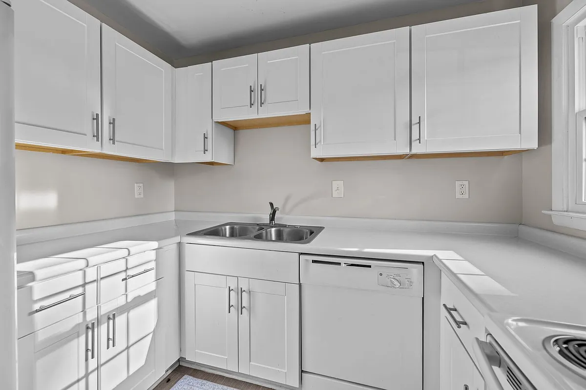 Building Photo - 4600 Coronado Dr #B