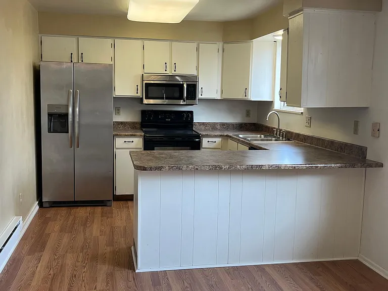 4652 S Devinney St — Photo 3