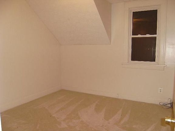 5th image of 161 Fremont Ave