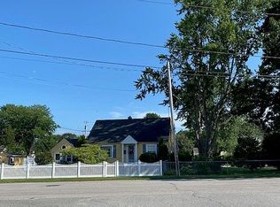 252 Longmeadow Ave, Warwick, RI 02889