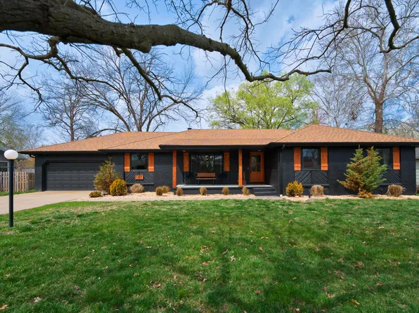 2725 S Luster Avenue, Springfield, MO 65804