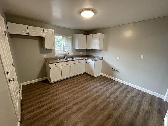 3rd image of 2515 N Marine Ave #1