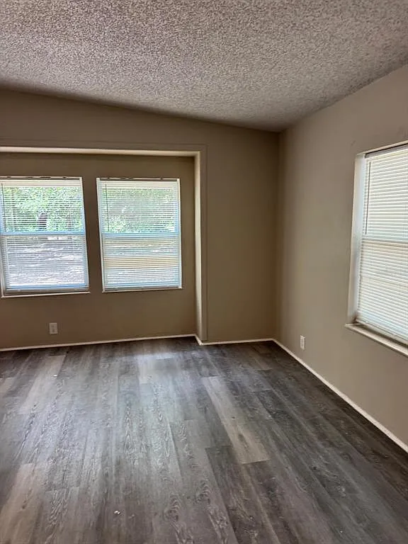 2 bed, 2.0 bath, 1306 sqft, $2,300 — Photo 3