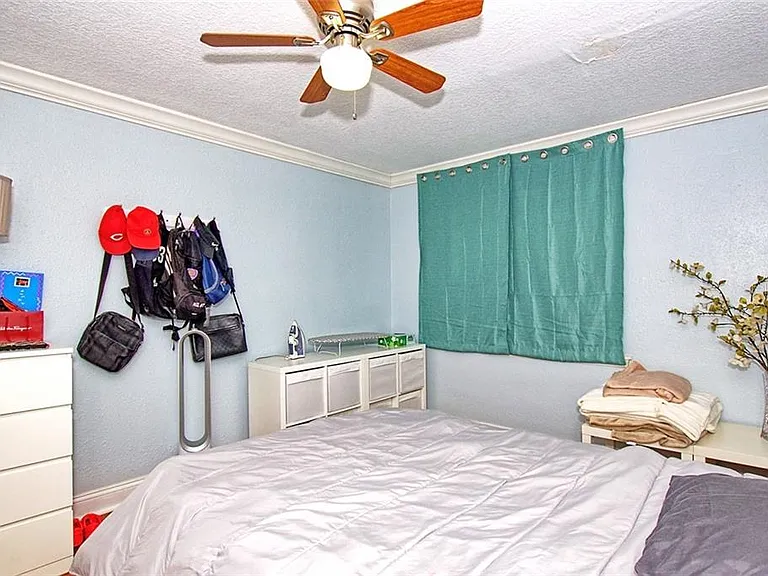 3001 E Jefferson St — Photo 29