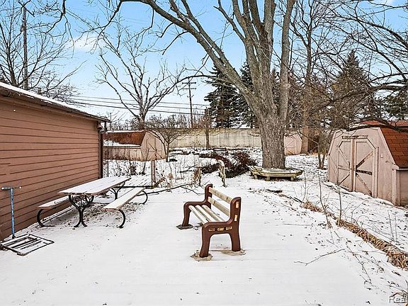 3rd image of 672 Linda Vista Dr
