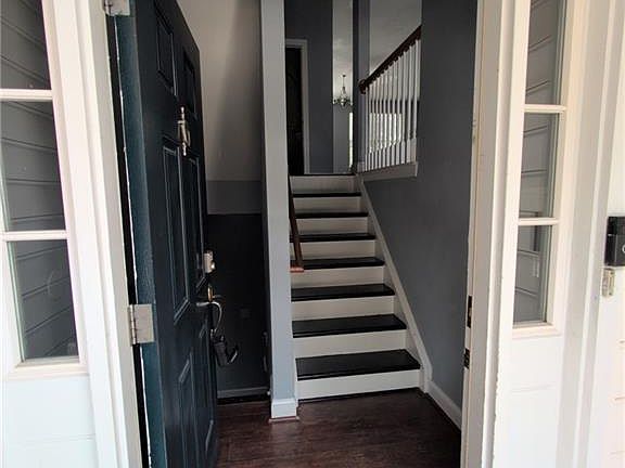 3rd image of 4452 Harlesden Dr
