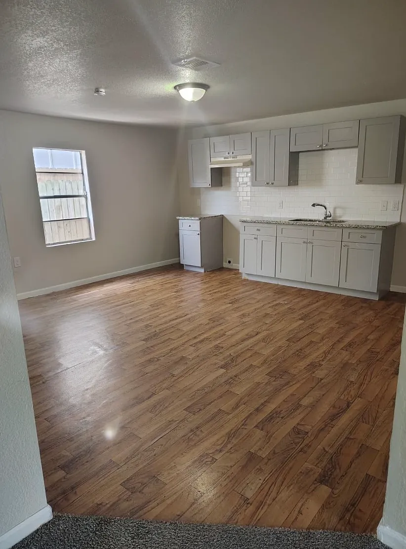 3 bed, 1280 sqft, $1,400 — Photo 3