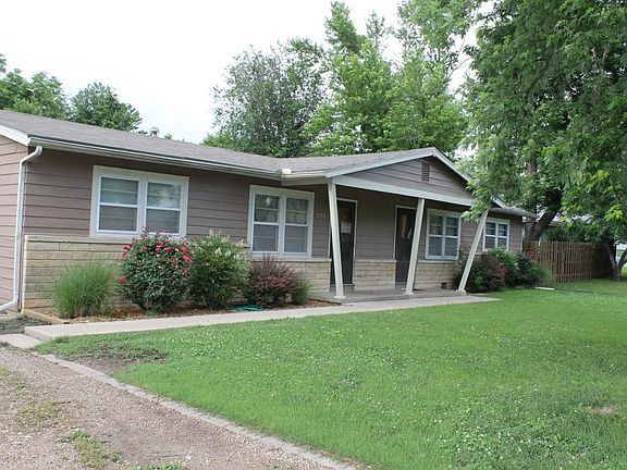 335 N Dellway (right side)