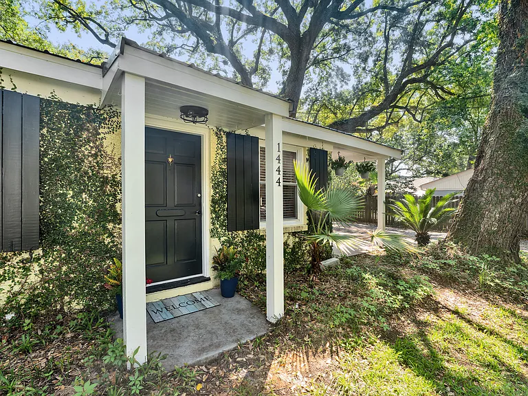 1444 Pocahontas St — Photo 57