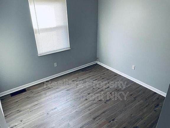 5th image of 60 Bustetter Dr