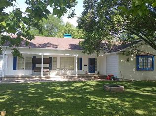 604 S 8th St, Clinton, MO 64735