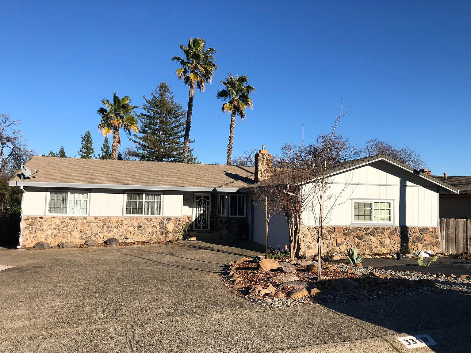 3310 Stratford Ave — Photo 1