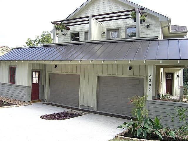 Exterior red door is entry into Unit B