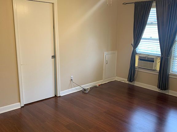 5th image of 612 W Lagrange St